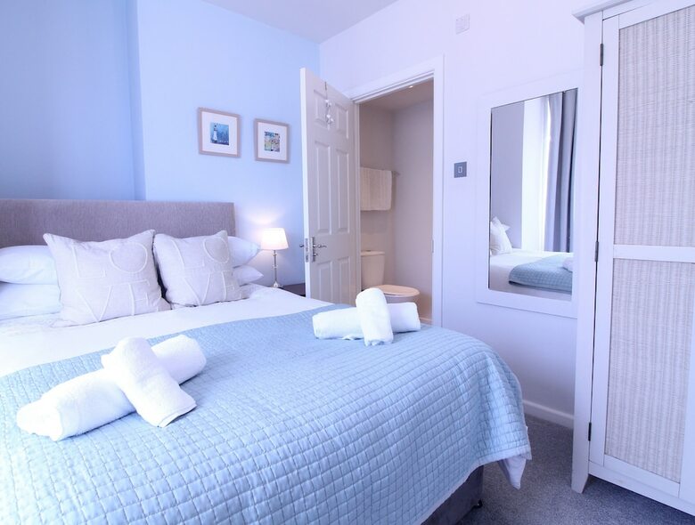 Hotel Spacious Central Cornish Townhouse
