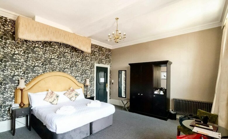 Queen's Hotel, Portsmouth Ltd.