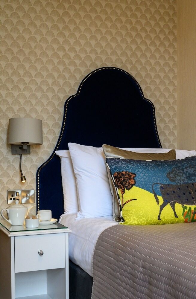 Queen's Hotel, Portsmouth Ltd.