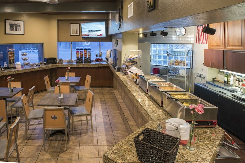 Hotel Tempe/phoenix Airport Innsuites At The Mall