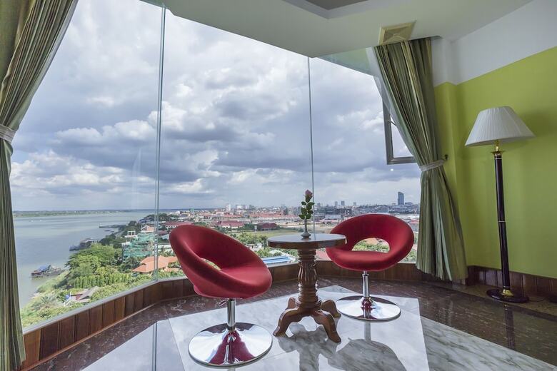 High Sky Hotel