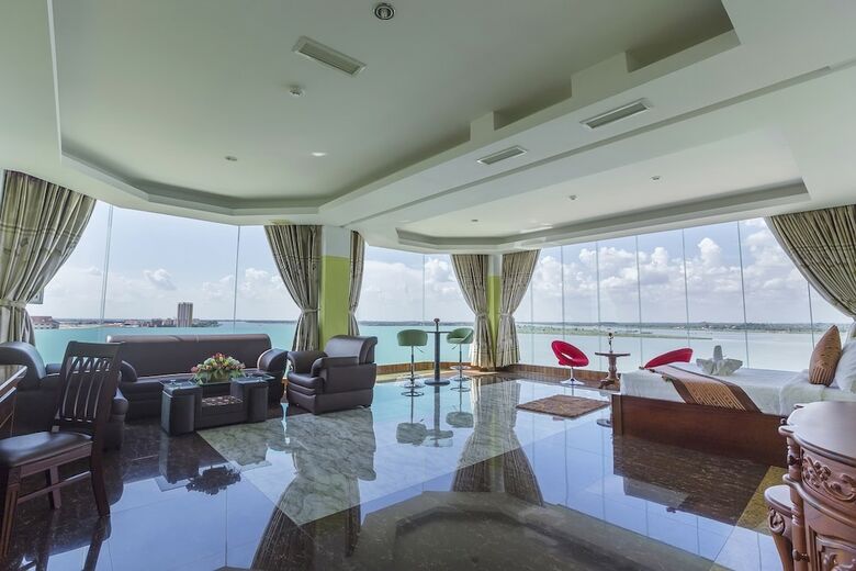 High Sky Hotel