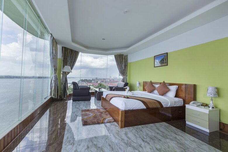 High Sky Hotel