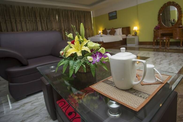 High Sky Hotel