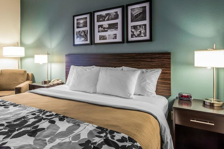 Hotel Sleep Inn & Suites