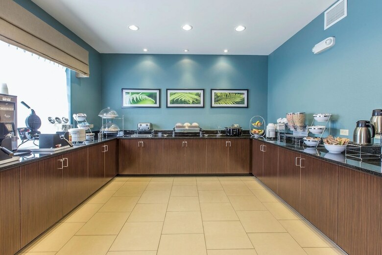 Hotel Sleep Inn & Suites