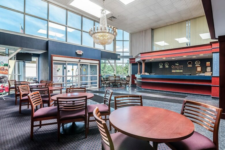 Hotel Quality Inn & Suites Albany Airport