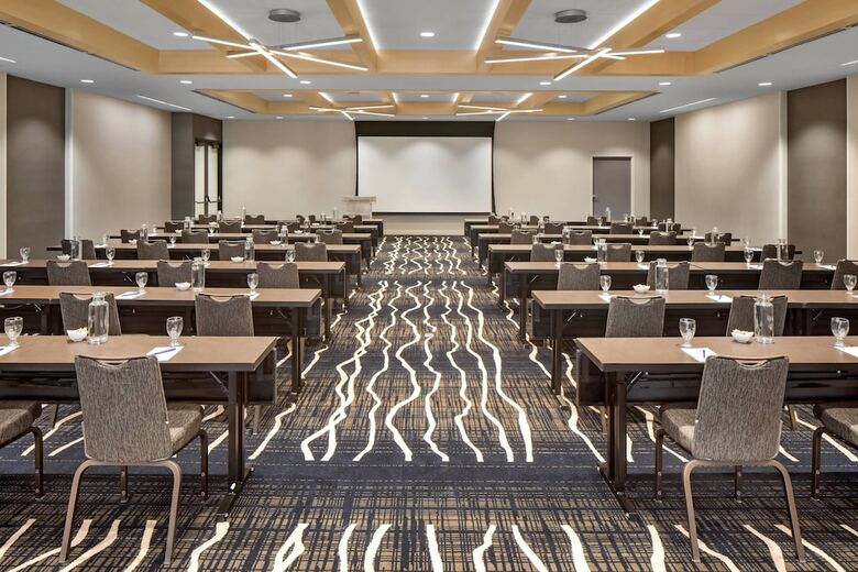 Delta Hotels By Marriott Minneapolis Northeast