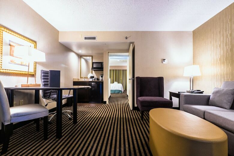 Hotel Embassy Suites Piscataway - Somerset