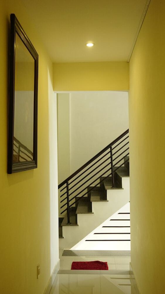 Hue Nino Hotel