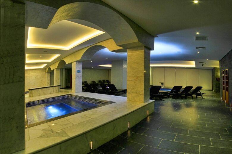 Sky Tower Deluxe Hotel