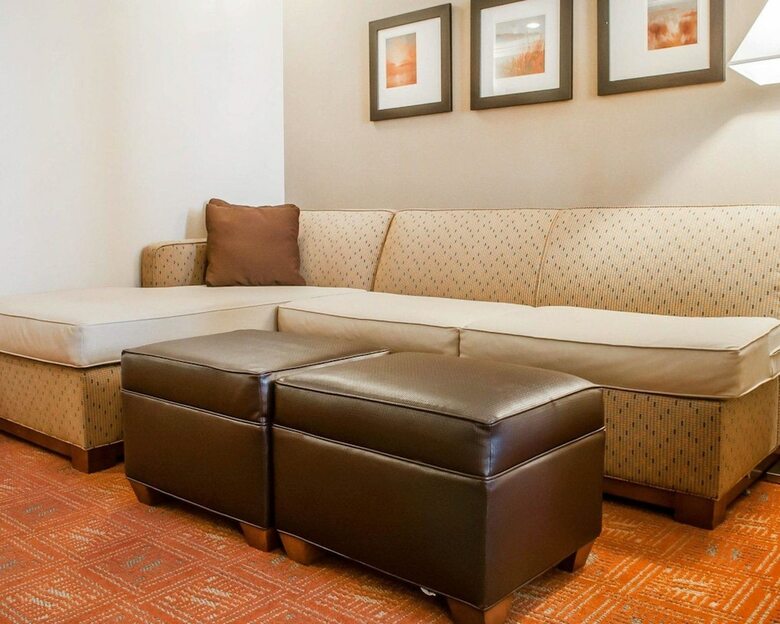 Hotel Comfort Suites