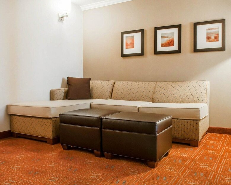 Hotel Comfort Suites