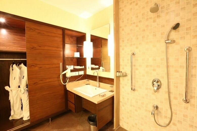 Hotel Deltin Suites