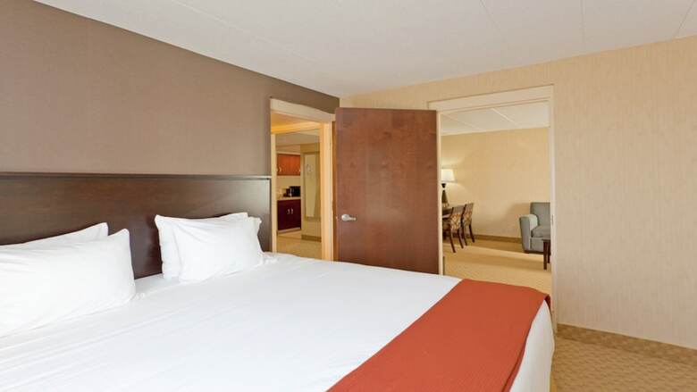 Holiday Inn Express Hotel & Suites Dover