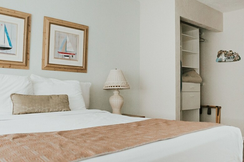 Nye Beach Condos & Cottages