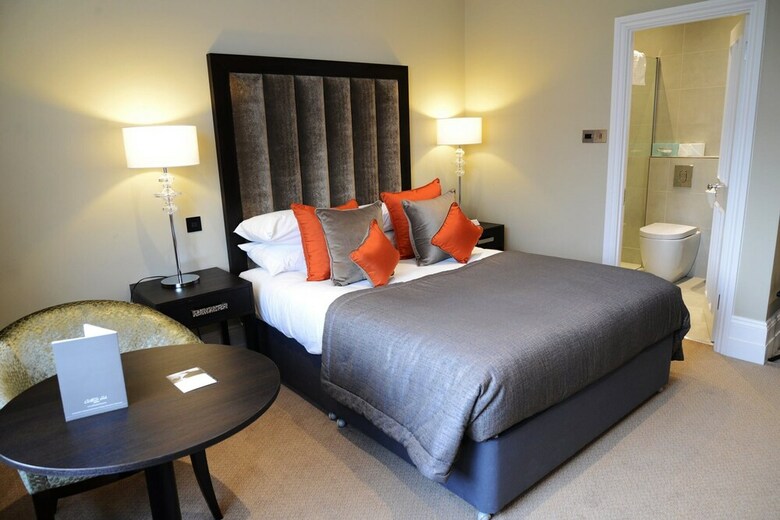 Oatlands Park Hotel