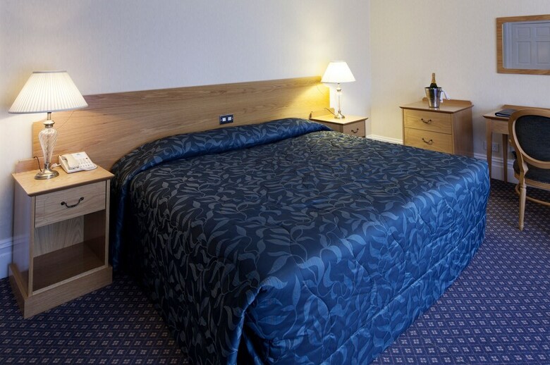 Oatlands Park Hotel