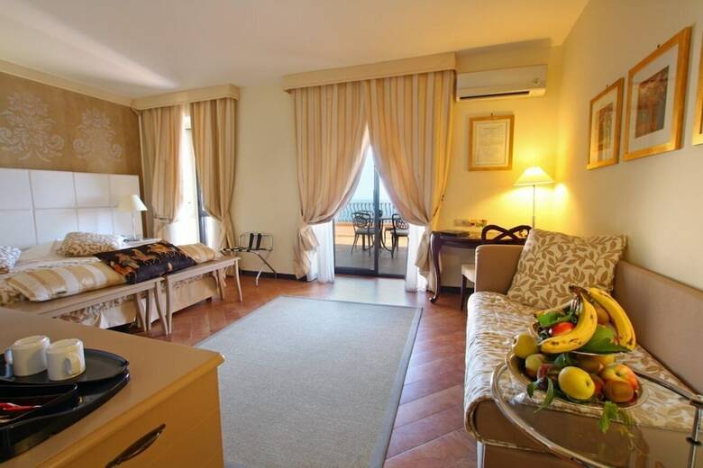 Baia Taormina Hotel