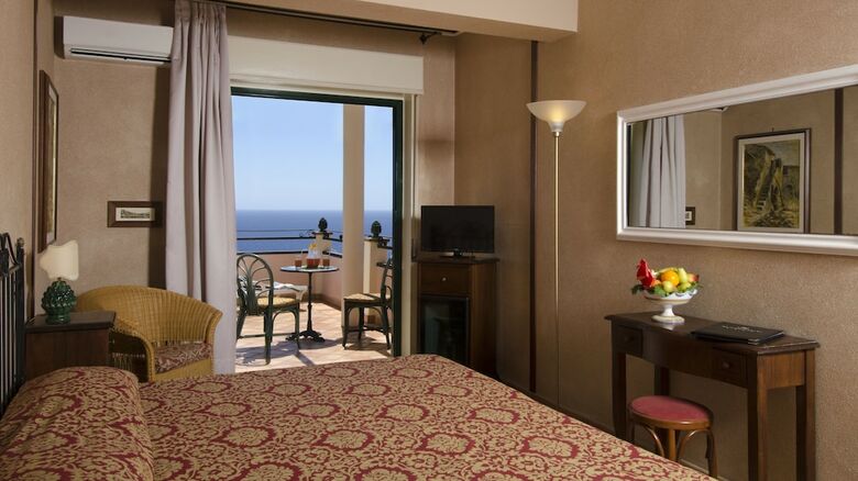 Baia Taormina Hotel