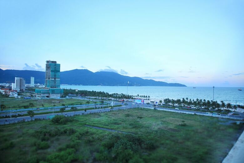 Atlantic Da Nang Hotel