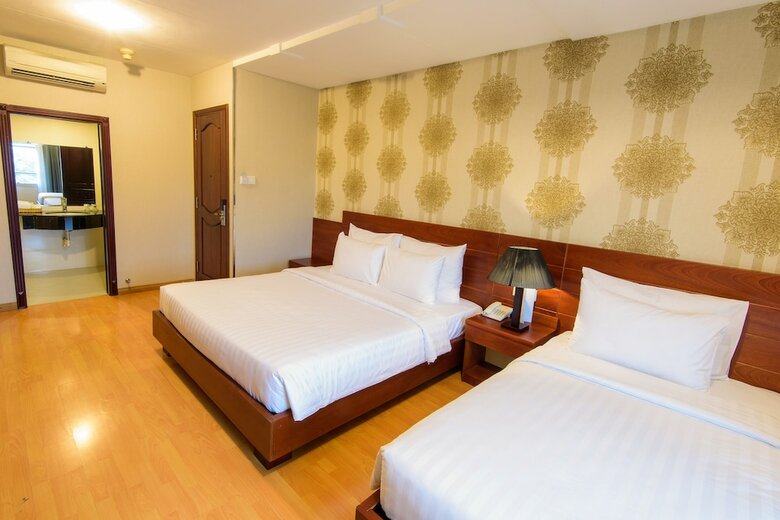 Central Park Saigon Hotel