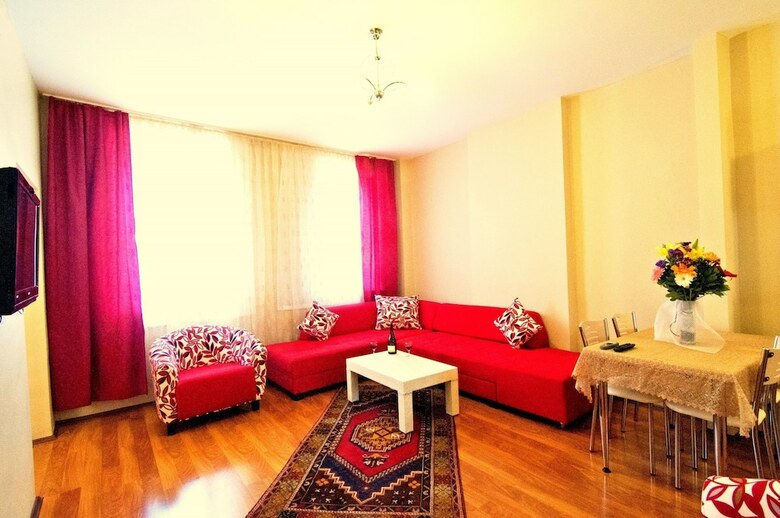 Apartamentos By Pera Suites