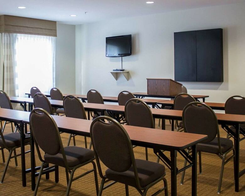 Hotel Sleep Inn & Suites