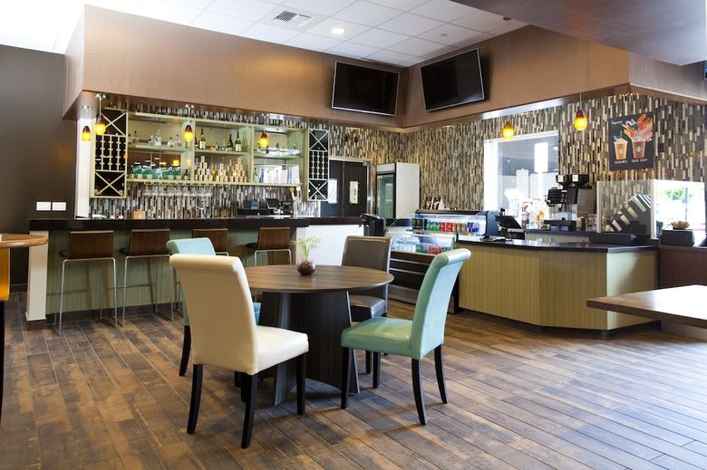 Redac Gateway Hotel In Torrance