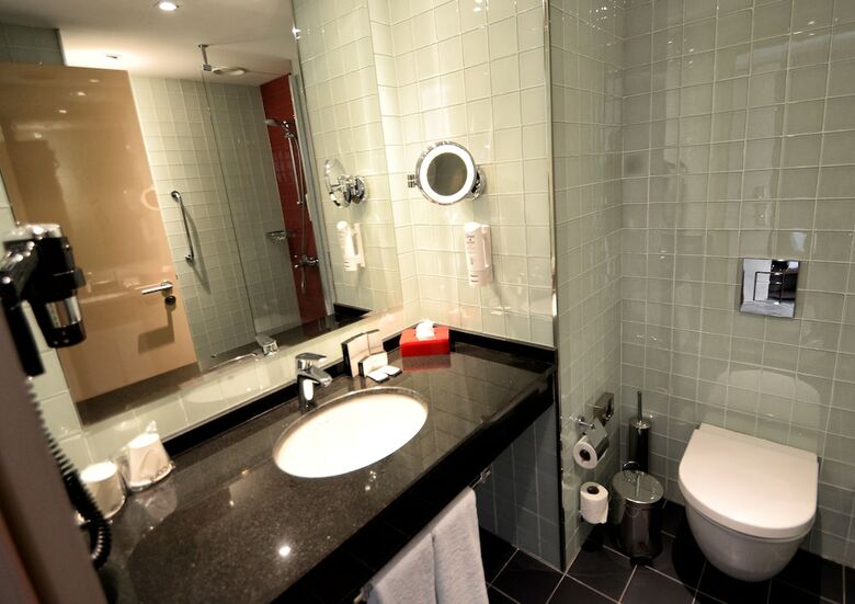 Hotel Ramada Encore By Wyndham Izmir