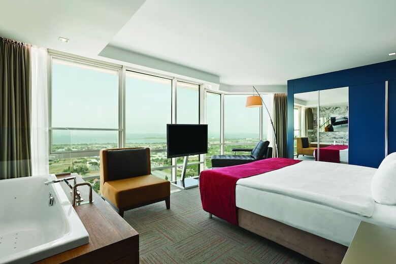 Hotel Ramada Encore By Wyndham Izmir