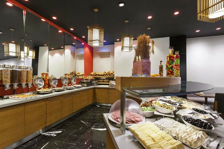 Hotel Ramada Encore By Wyndham Izmir
