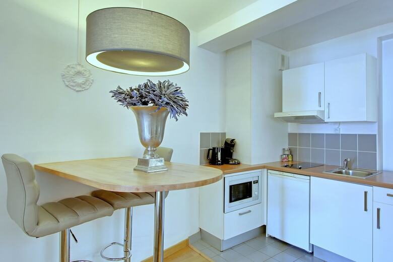 Short Stay Group Museum View Serviced Apartments