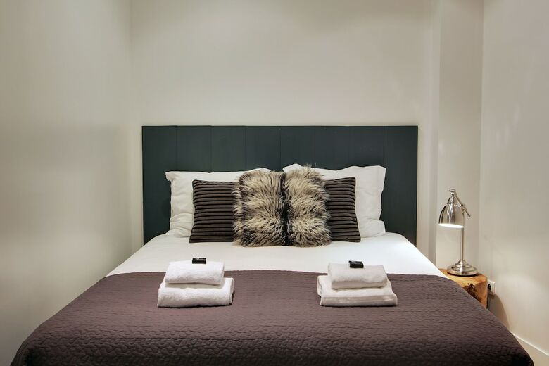 Short Stay Group Museum View Serviced Apartments