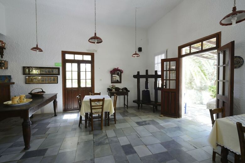 Vagia Traditional Hotel