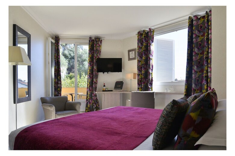 Hotel La P�rouse Nice Baie Des Anges