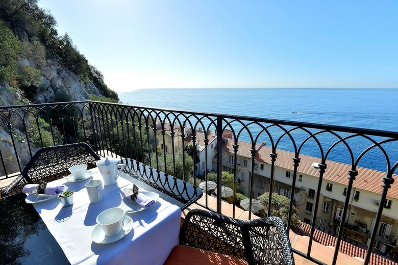 Hotel La P�rouse Nice Baie Des Anges