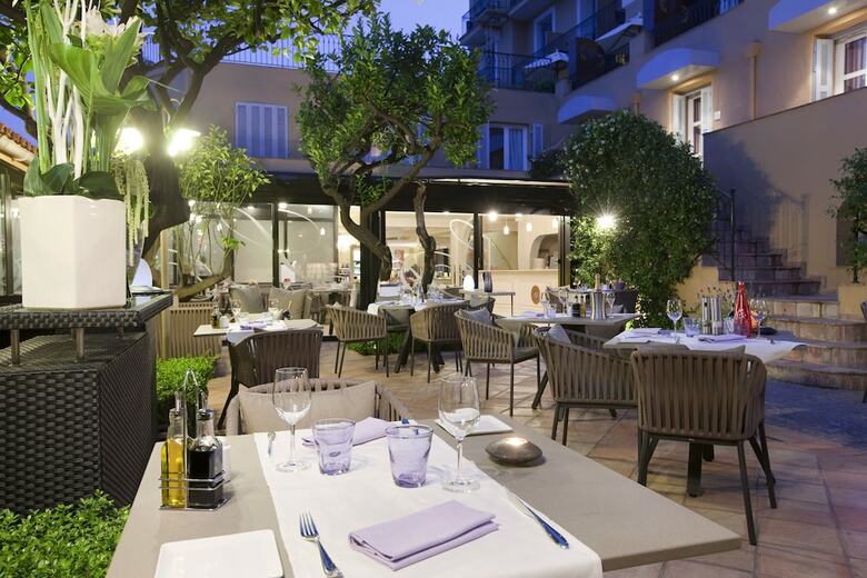 Hotel La P�rouse Nice Baie Des Anges