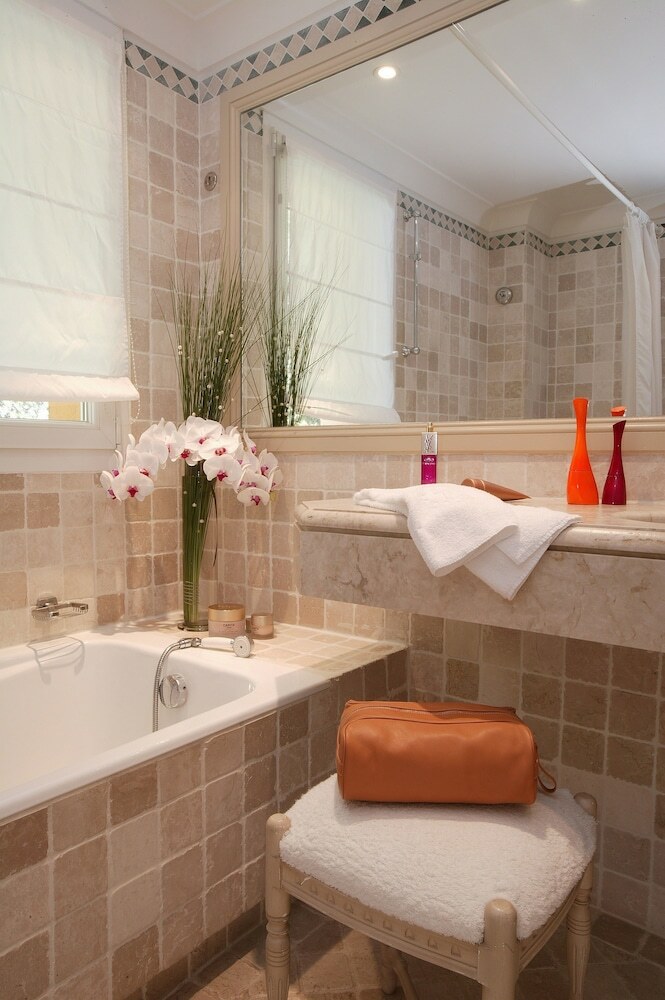 Hotel La P�rouse Nice Baie Des Anges