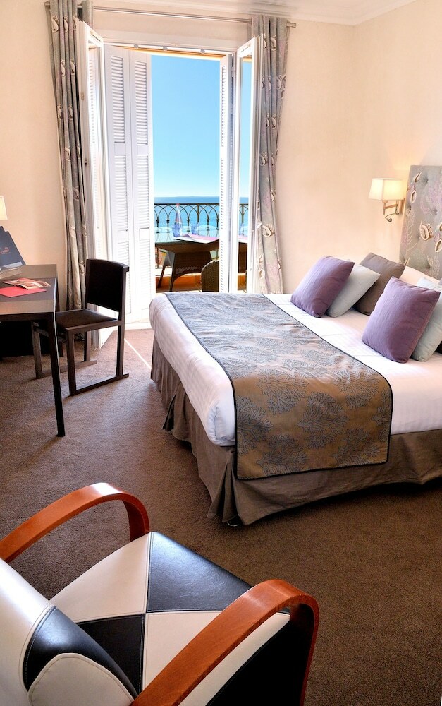 Hotel La P�rouse Nice Baie Des Anges