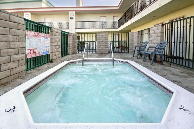 Hotel Ramada By Wyndham Marina Del Rey