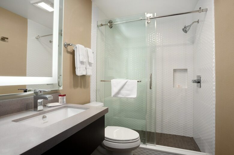 Hotel Ramada By Wyndham Marina Del Rey