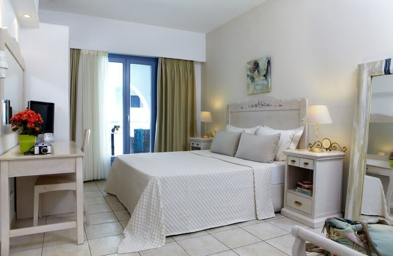 Hotel Mitos Suites