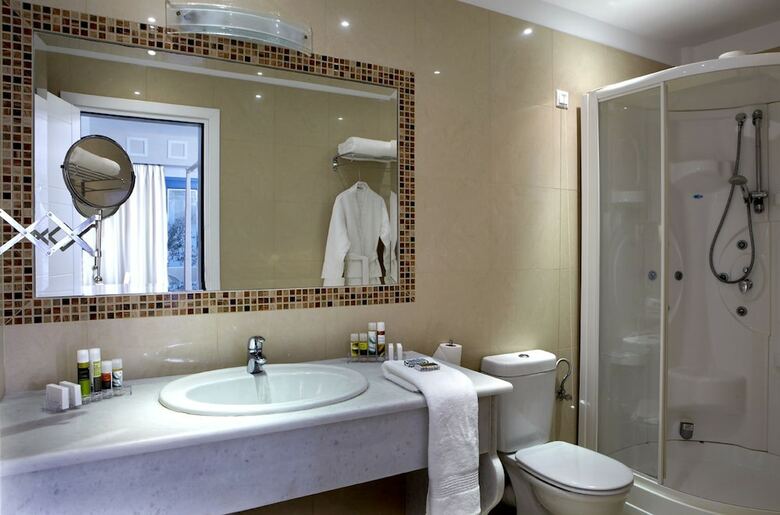 Hotel Mitos Suites