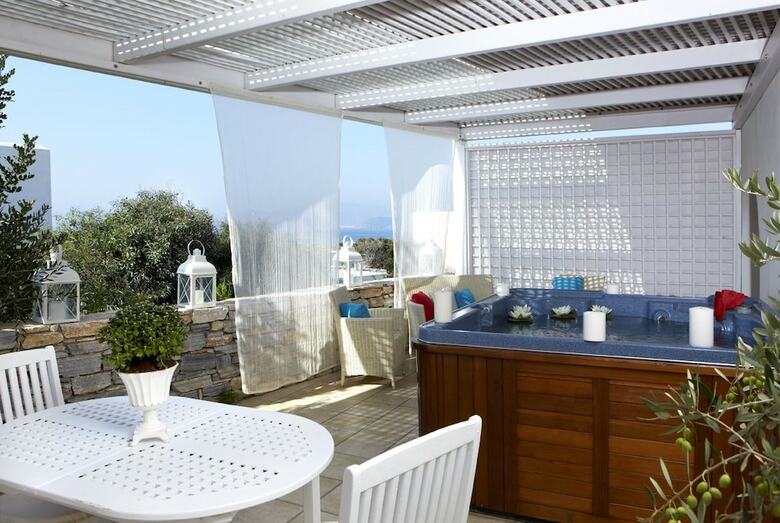 Hotel Mitos Suites