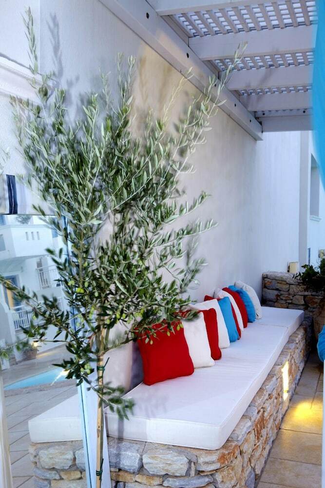 Hotel Mitos Suites