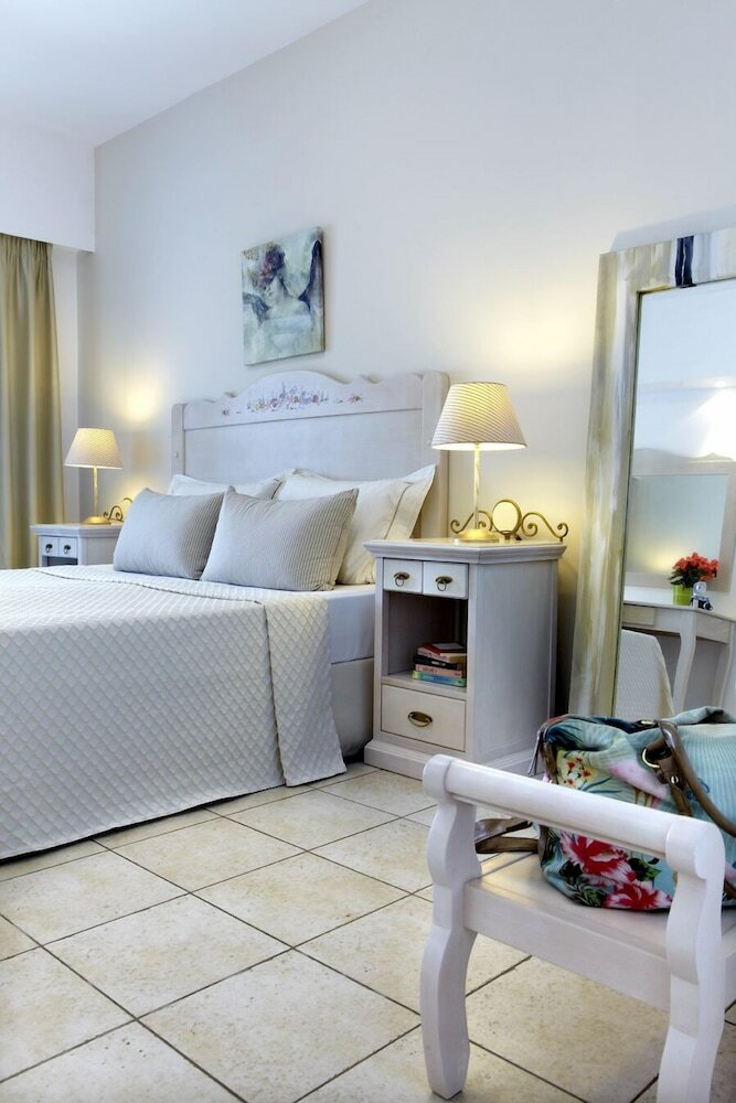 Hotel Mitos Suites