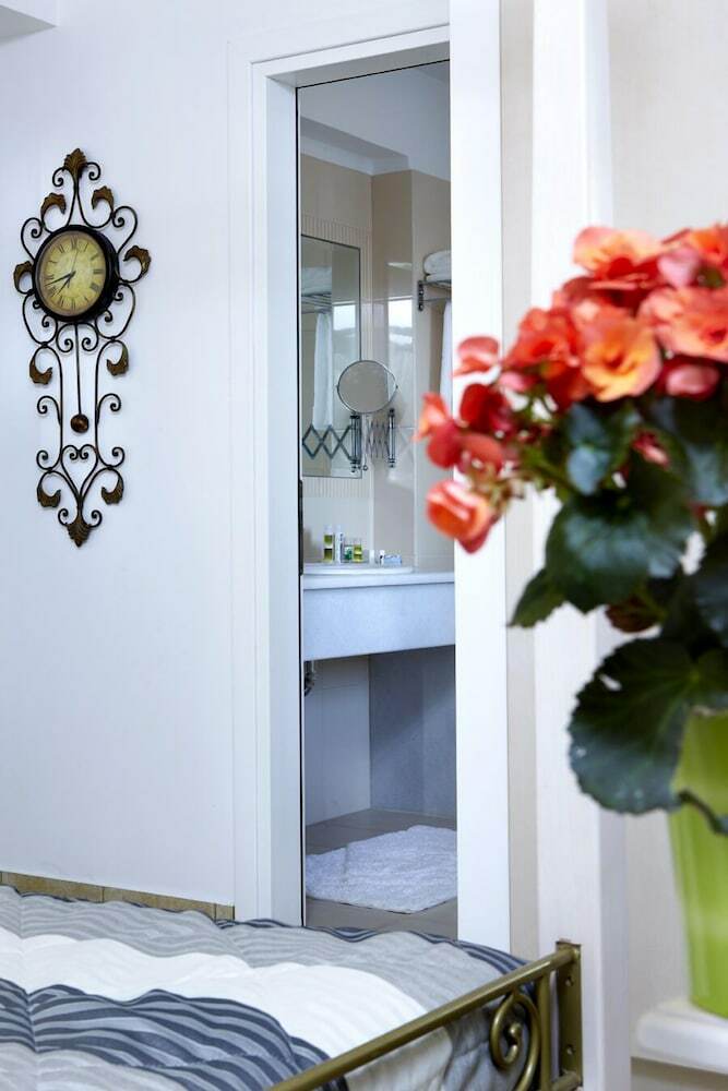 Hotel Mitos Suites