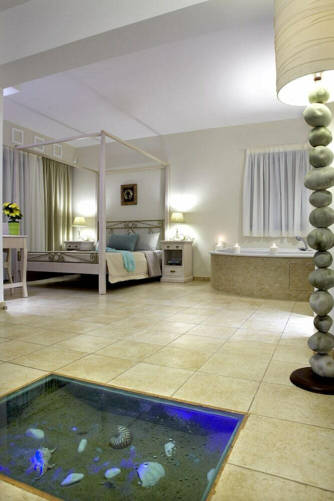 Hotel Mitos Suites