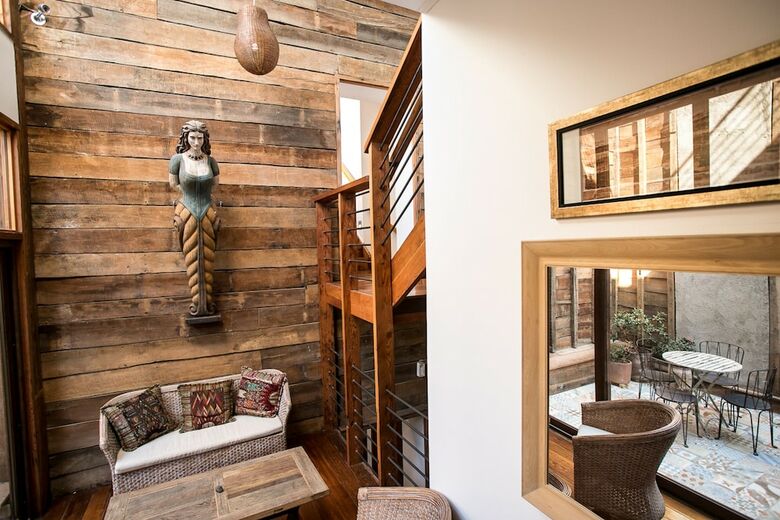 Aparthotel Casa Galos Hotel & Lofts